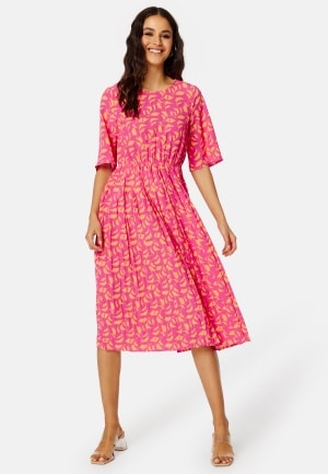 Happy Holly Eloise pleated dress Cerise / Patterned 52/54