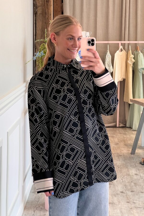 Bruuns Bazaar - Skjorte - FloretBB Aude Shirt - Dark Logo Print